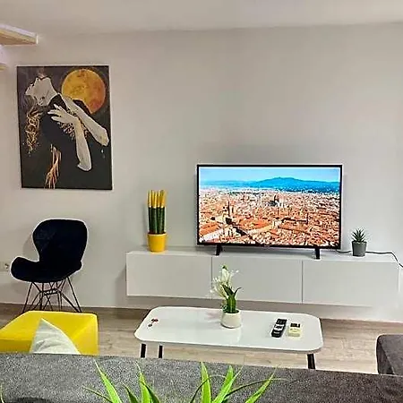 Duplex Near Center 2* Tirana
